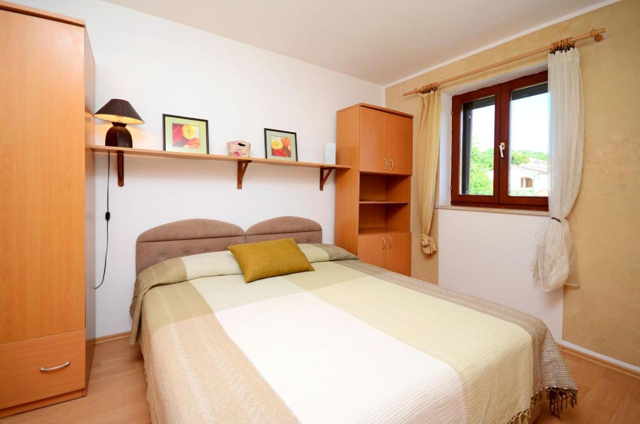 Apartment Andreas Ровини Екстериор снимка