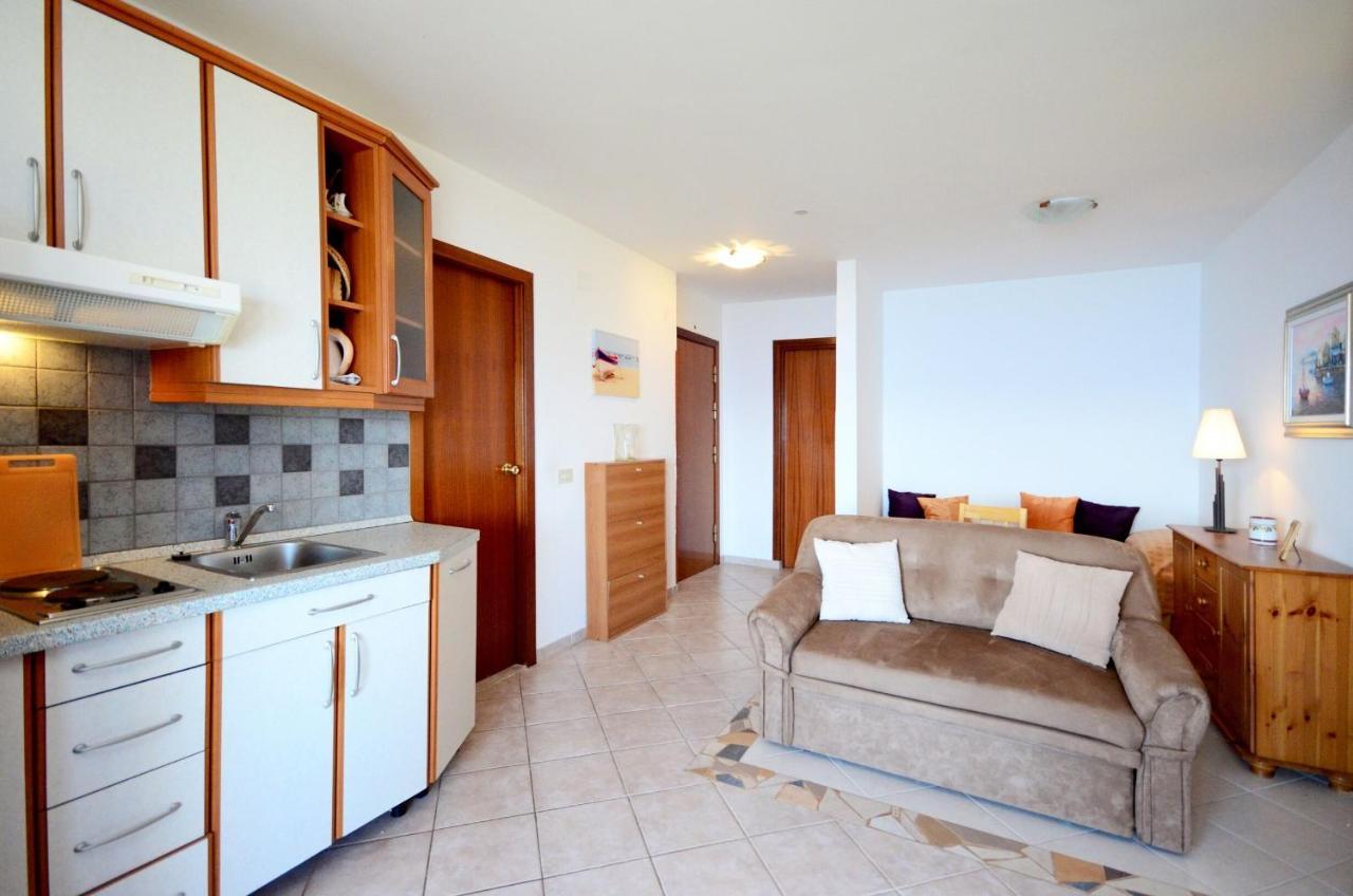 Apartment Andreas Ровини Екстериор снимка